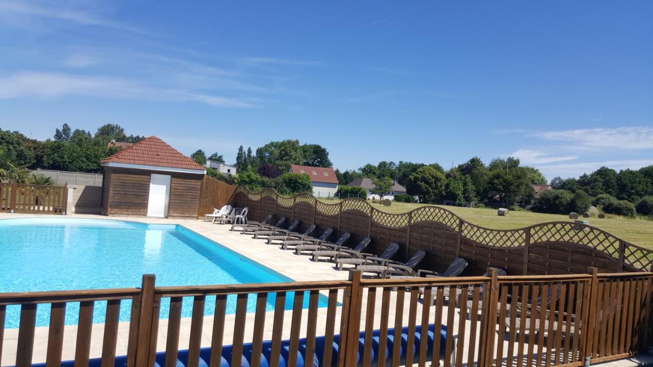 Le Village Du Phare Gouville-sur-Mer Bagian luar foto